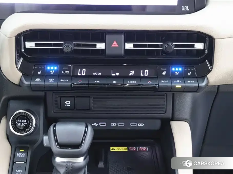 Toyota Land Cruiser 2025 Черный из Китая, фото 6