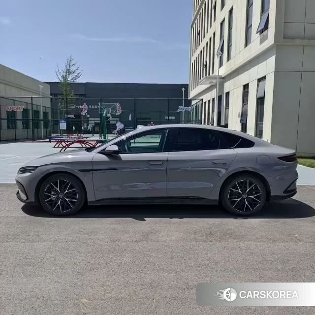 BYD Han DM 2025 Темно-серый из Китая, фото 6