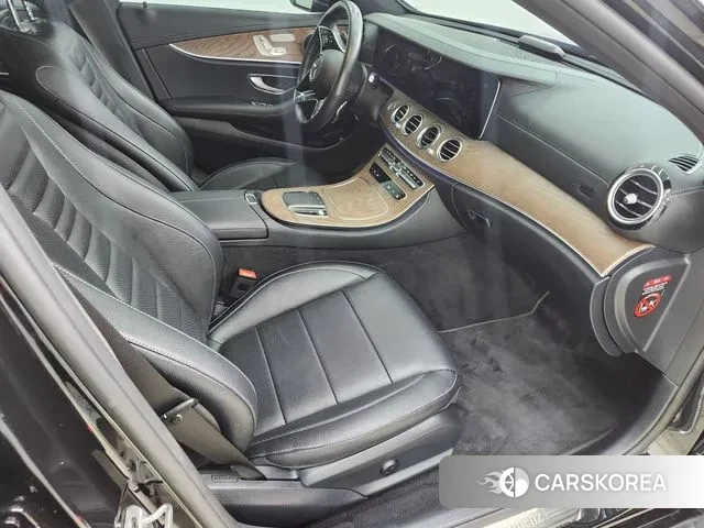 Mercedes-Benz E-Class W213 2021 Черный из Кореи, фото 6