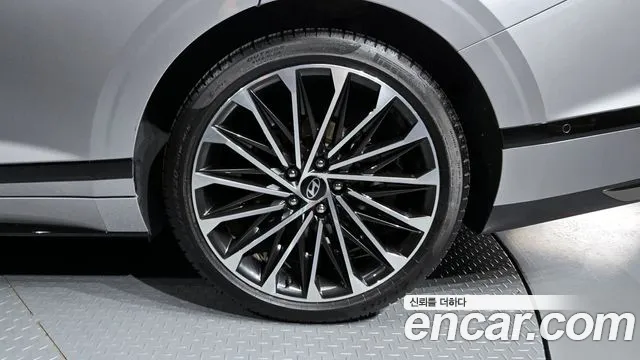 Hyundai Grandeur Hybrid (GN7) 2023 Серебряный из Кореи, фото 6