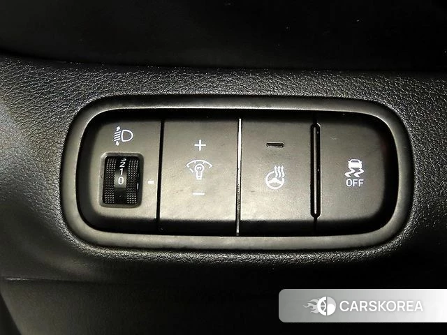 Hyundai Venue 2023 Белый из Кореи, фото 6