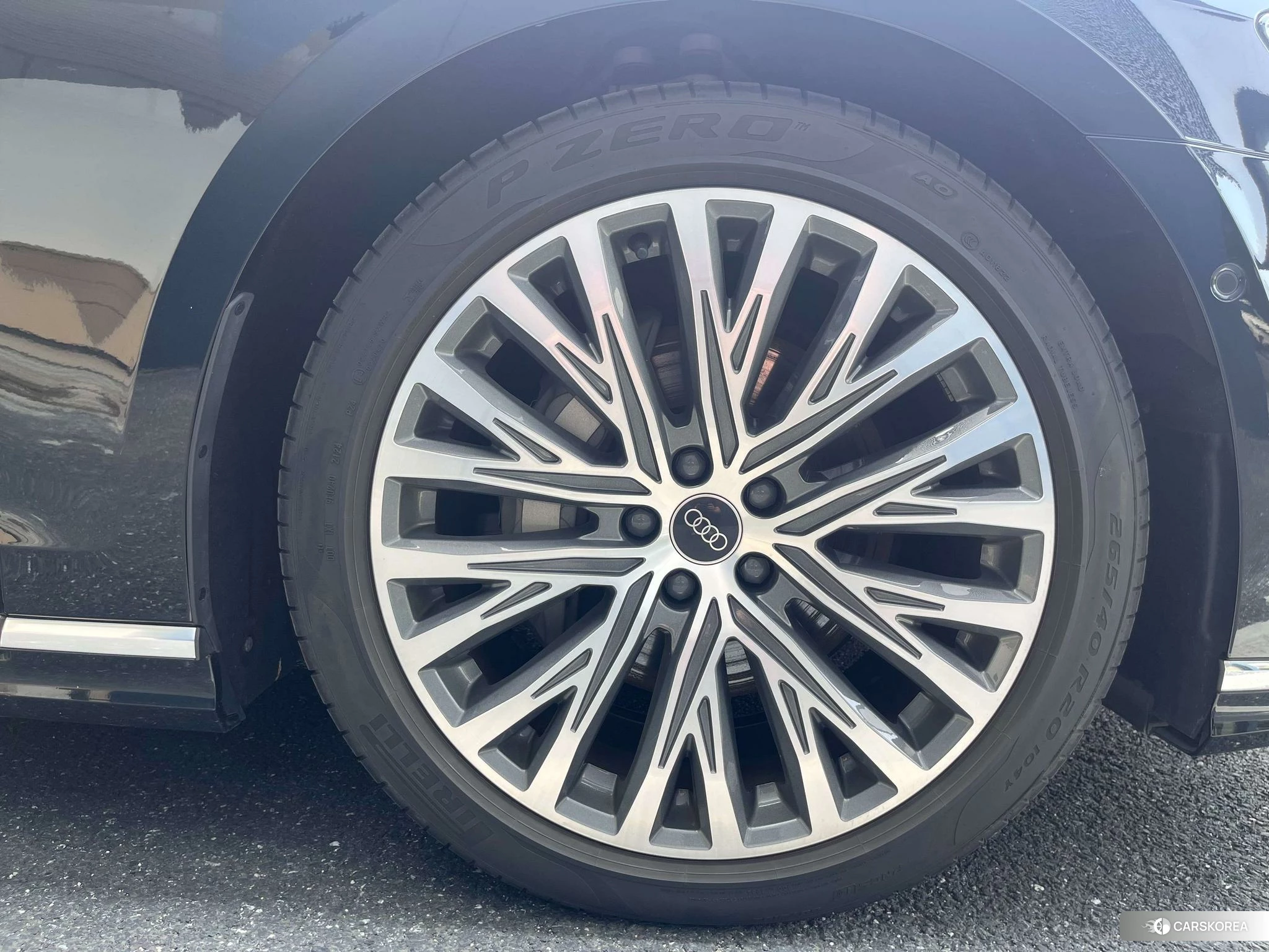 Audi A8 2023 Черный из Китая, фото 6