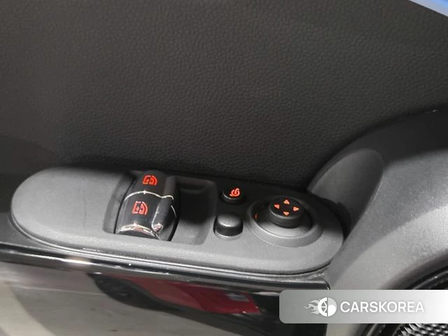 Mini Cooper 2023 Красный из Кореи, фото 6