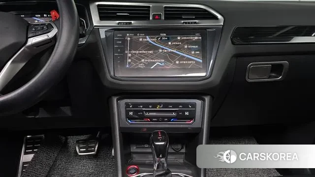 Volkswagen Tiguan second Generation 2023 Белый из Кореи, фото 6