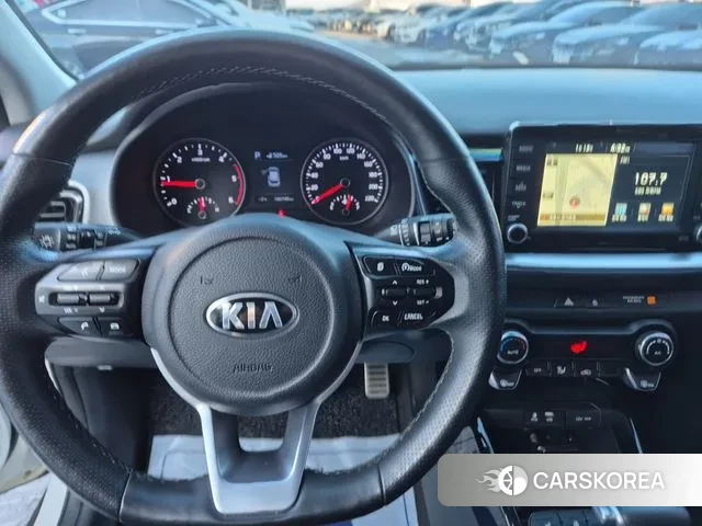 Kia Stonic 2018 Белый из Кореи, фото 6
