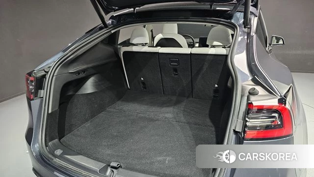 Tesla Model Y 2024 Серый из Кореи, фото 6