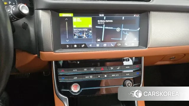 Jaguar XF (X260) 2019 Черный из Кореи, фото 6