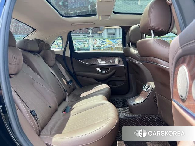 Mercedes-Benz E-class 2022 Черный из Китая, фото 6