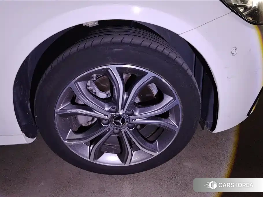 Mercedes-Benz E-Class 2023 Белый из Китая, фото 6