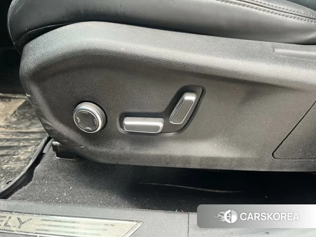 Geely Automobile Xingyue L 2025 Черный из Китая, фото 6