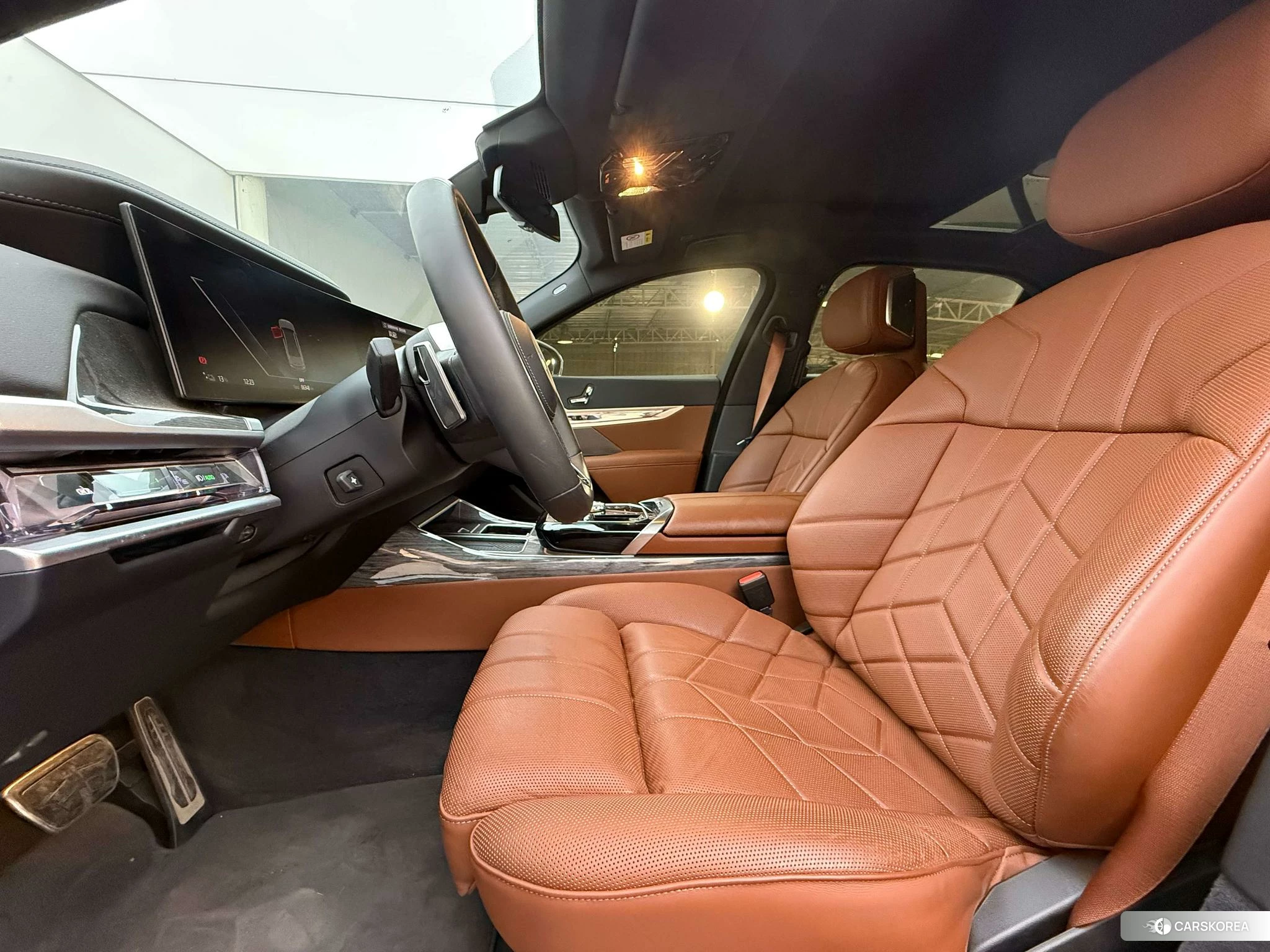 BMW i7 2023 Темно-серый из Китая, фото 6