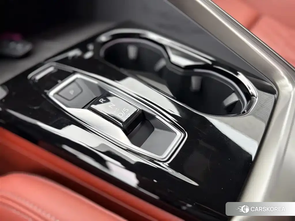 Audi Q5L 2025 Silver/gray из Китая, фото 6