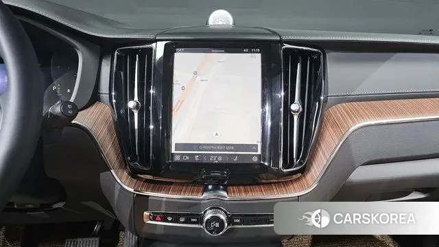 Volvo XC60 second Generation 2024 Белый из Кореи, фото 6