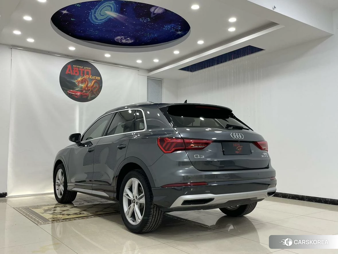 Audi Q3 2021 Темно-серый из Китая, фото 6