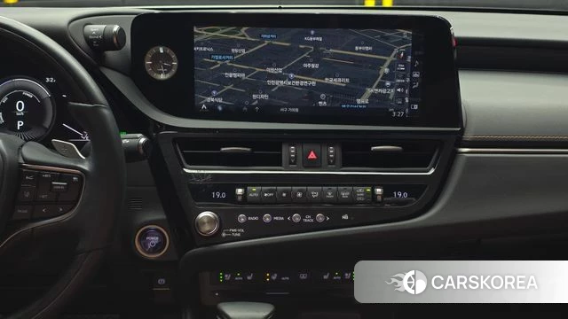 Lexus ES300h 7th generation 2021 Белый из Кореи, фото 6