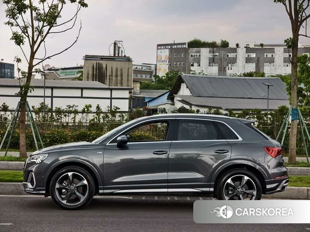 Audi Q3 2023 Темно-серый из Китая, фото 6