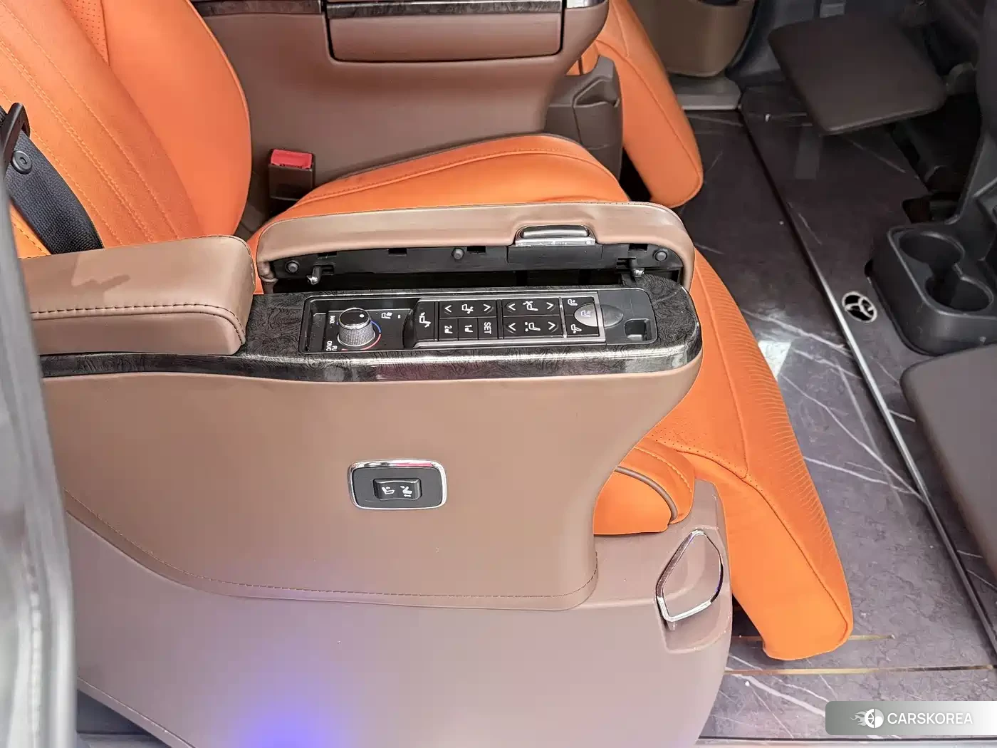 Toyota Sienna 2023 Белый из Китая, фото 6