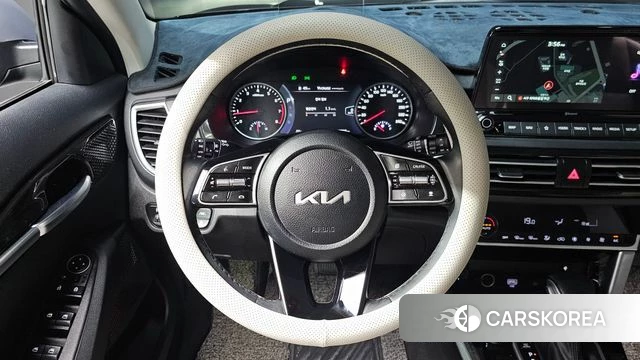 Kia Seltos 2022 Черный из Кореи, фото 6