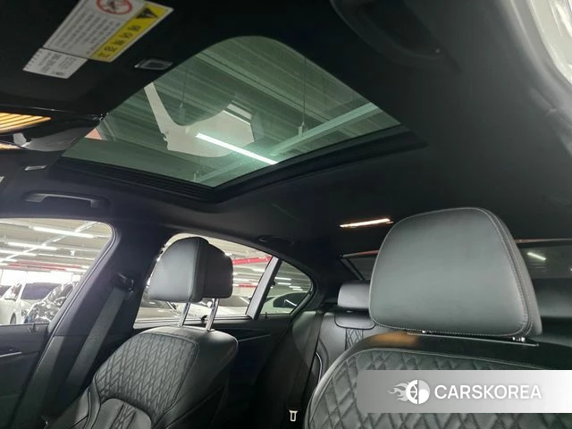 BMW 5 Series (G30) 2018 Белый из Кореи, фото 6
