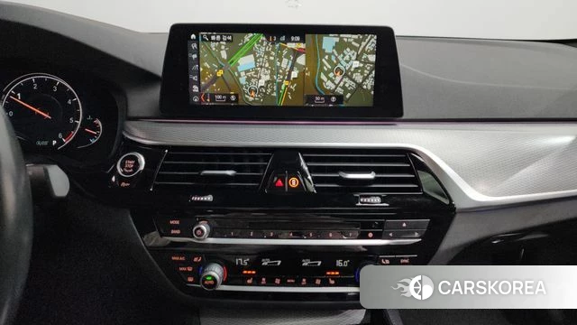 BMW 5 Series (G30) 2018 Черный из Кореи, фото 6