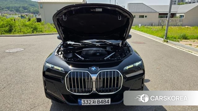 BMW 7 Series (G70) 2023 Черный из Кореи, фото 6