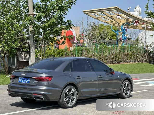 Audi A4L 2022 Темно-серый из Китая, фото 6