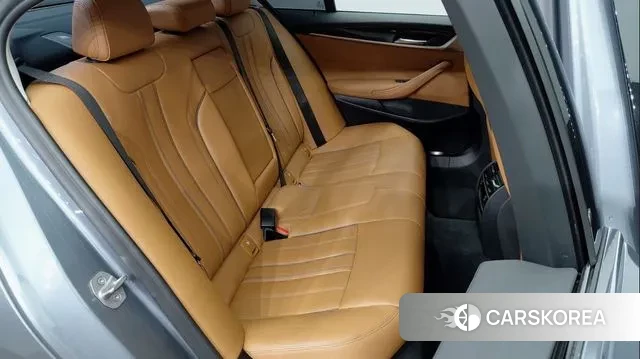 BMW 5 Series (G30) 2018 Серый из Кореи, фото 6