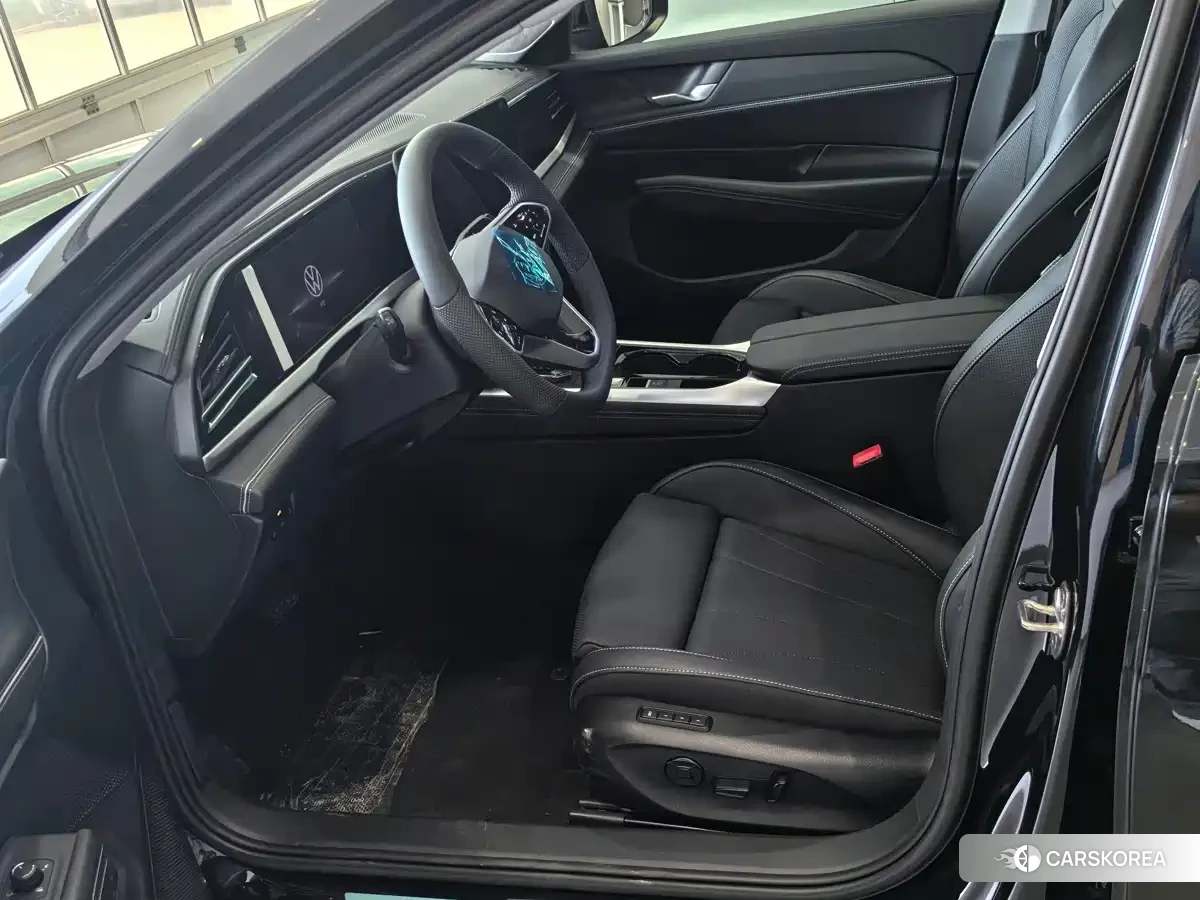 Volkswagen Passat 2026 Черный из Китая, фото 6