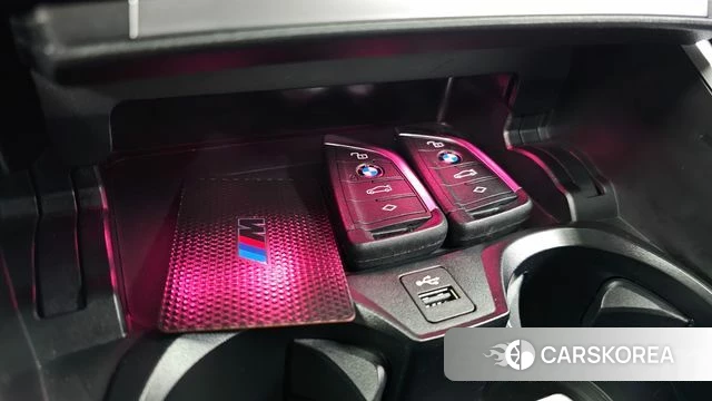 BMW 3 Series (G20) 2024 Светло-серебряный цвет из Кореи, фото 6