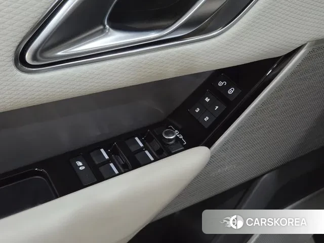 Land Rover Range Rover Velar 2020 Белый из Кореи, фото 6