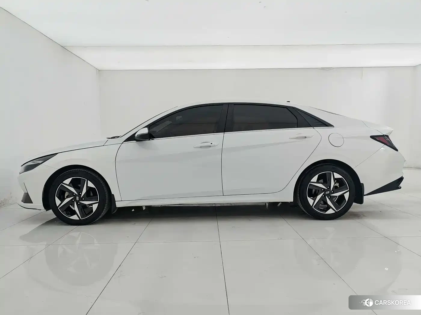 Hyundai Elantra 2021 Белый из Китая, фото 6