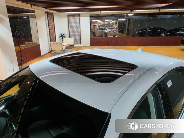 Lexus ES300h 7th generation 2025 Белый из Кореи, фото 6