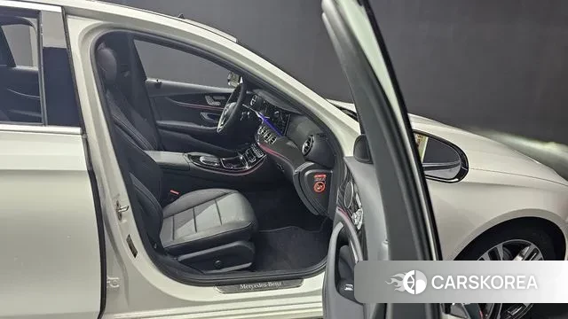 Mercedes-Benz E-Class W213 2023 Белый из Кореи, фото 6