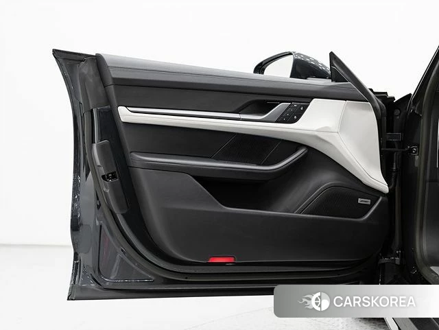 Porsche Taycan 2023 Серый из Кореи, фото 6