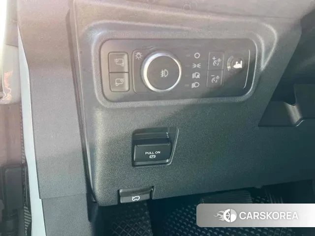 Ford Bronco 6th Generation 2024 Светло-серебряный цвет из Кореи, фото 6