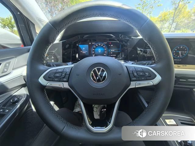 Volkswagen Golf 2023 Темно-серый из Китая, фото 6