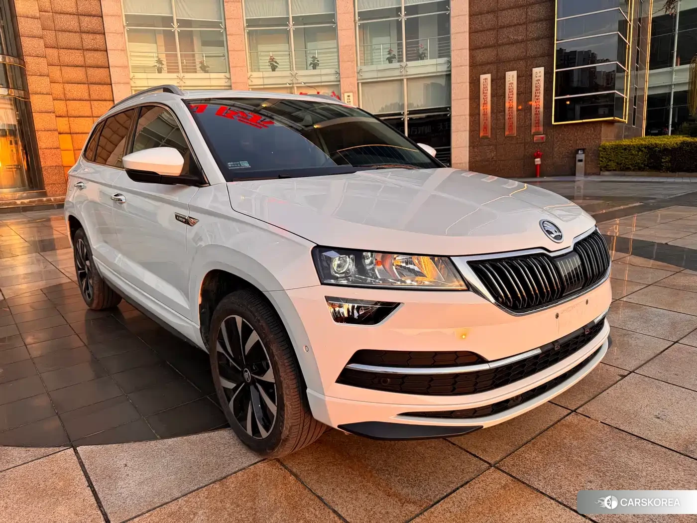 Skoda Karoq 2023 Белый из Китая, фото 6