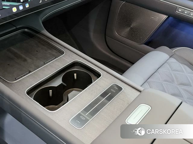 Weilai ES8 2026 Темно-серый из Китая, фото 6