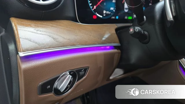 Mercedes-Benz E-Class W213 2021 Черный из Кореи, фото 6