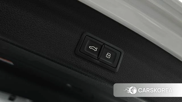 Audi Q3 (F3) 2022 Белый из Кореи, фото 6