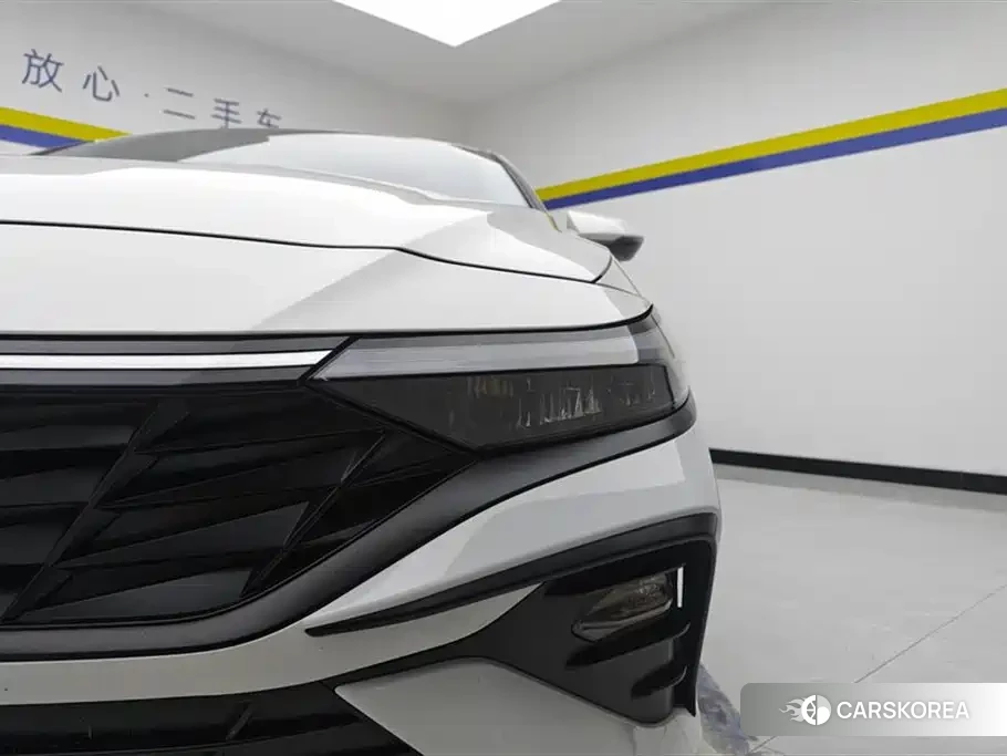 Hyundai Elantra 2024 Белый из Китая, фото 6