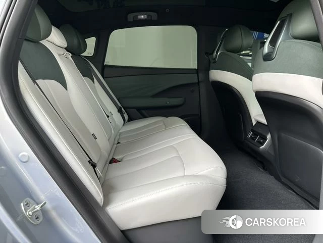 Nissan N7 2025 Серебристо-серый из Китая, фото 6