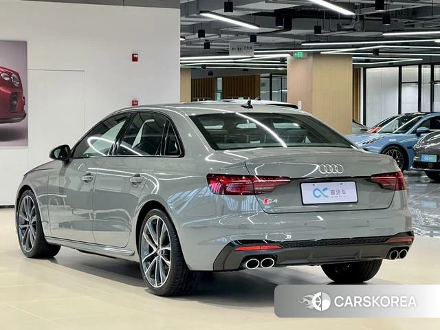 Audi S4 2021 Темно-серый из Китая, фото 6
