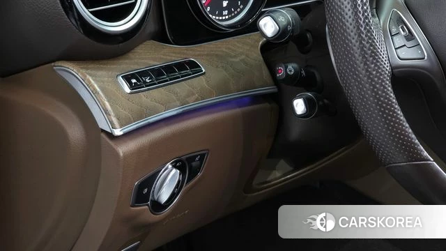 Mercedes-Benz E-Class W213 2018 Белый из Кореи, фото 6