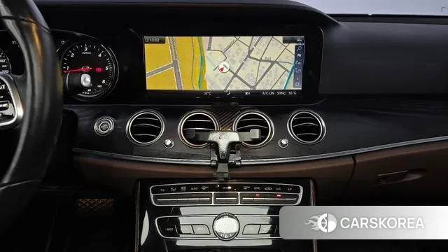 Mercedes-Benz E-Class W213 2018 Белый из Кореи, фото 6