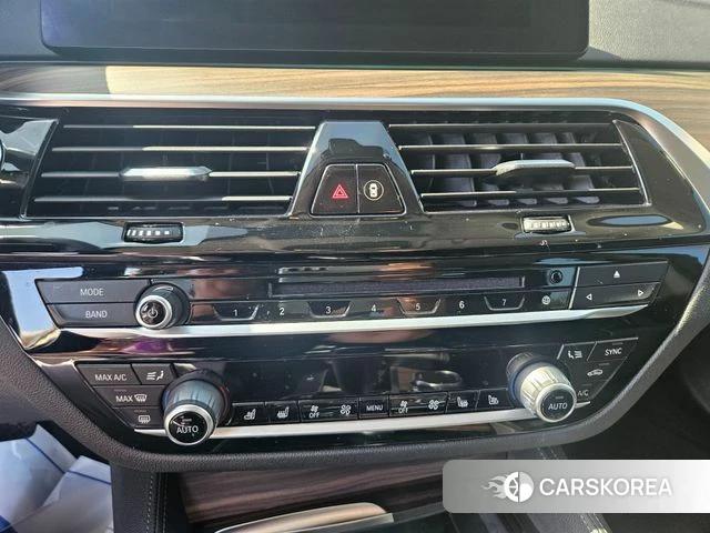 BMW 5 Series (G30) 2018 Черный из Кореи, фото 6