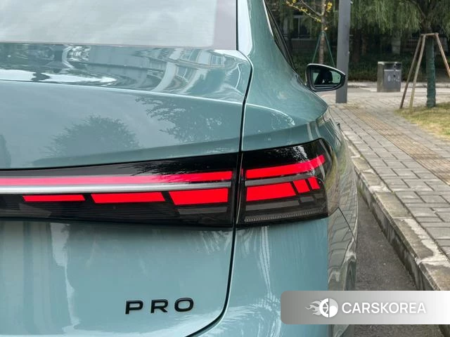Volkswagen Passat 2024 Синий из Китая, фото 6