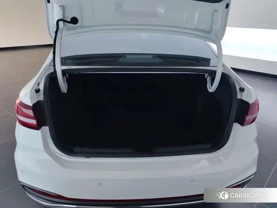 Volkswagen Lavida 2022 Белый из Китая, фото 6