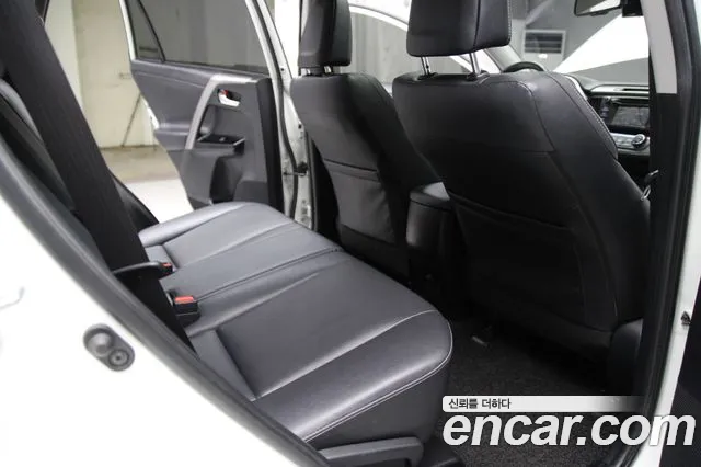 Toyota RAV4 2018 Белый из Кореи, фото 6