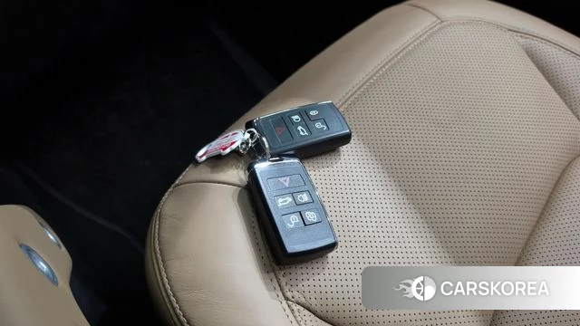 Land Rover Defender (L663) 2026 Серый из Кореи, фото 6